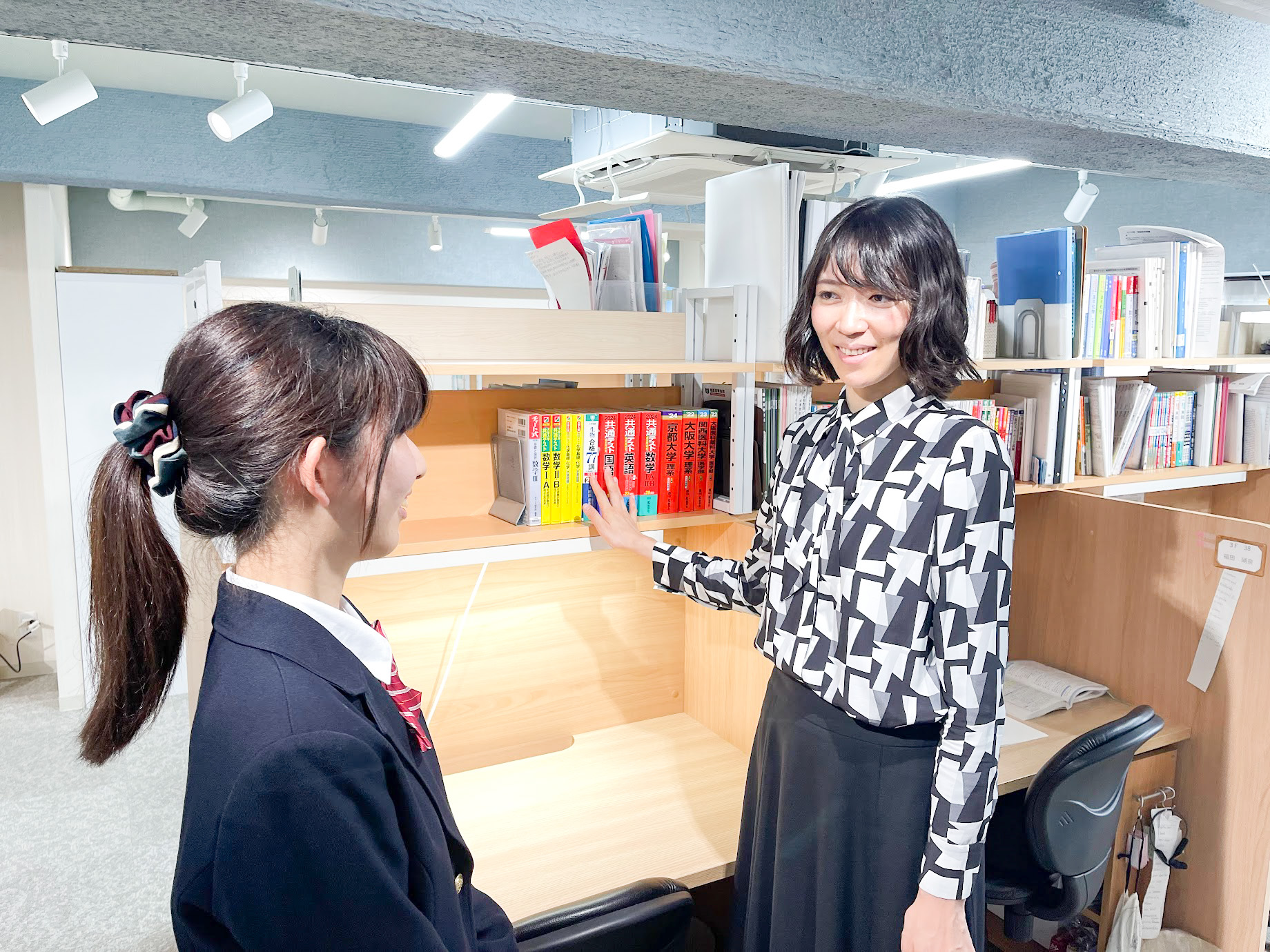 塾内見学の様子